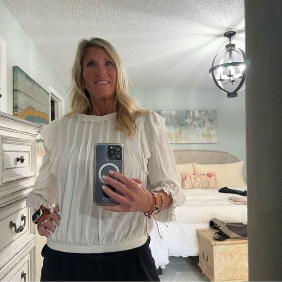 Romantic Free People Blousan Top with flutter neck and puff sleeves size small - Picture 9 of 15